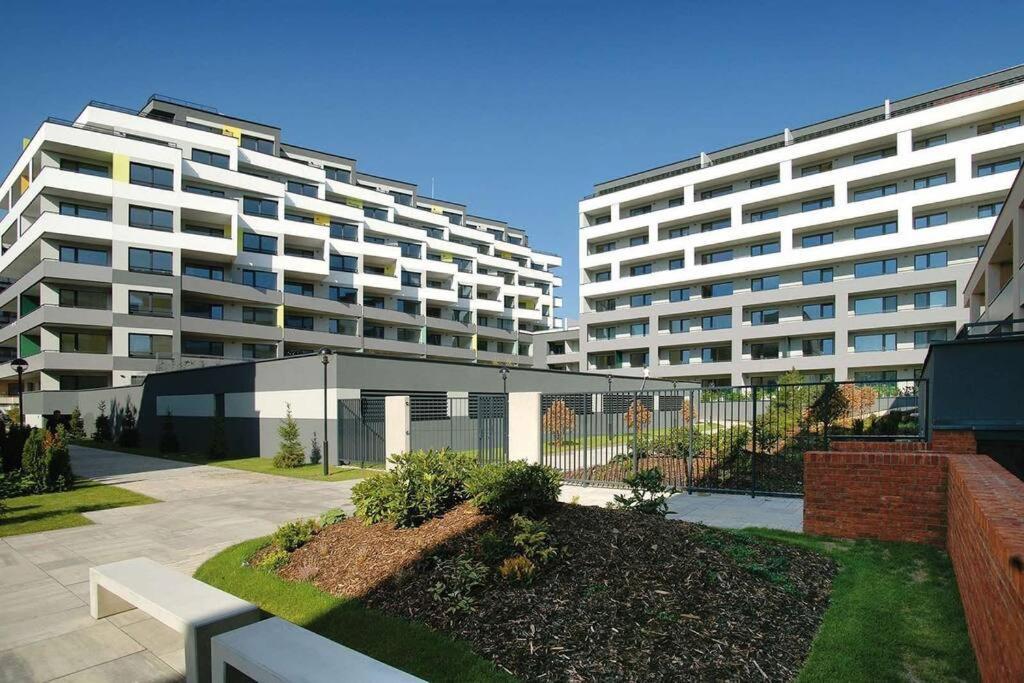 Apartman Soul 200 M Do Centra S Private Parking Free Apartment Kosice Bagian luar foto