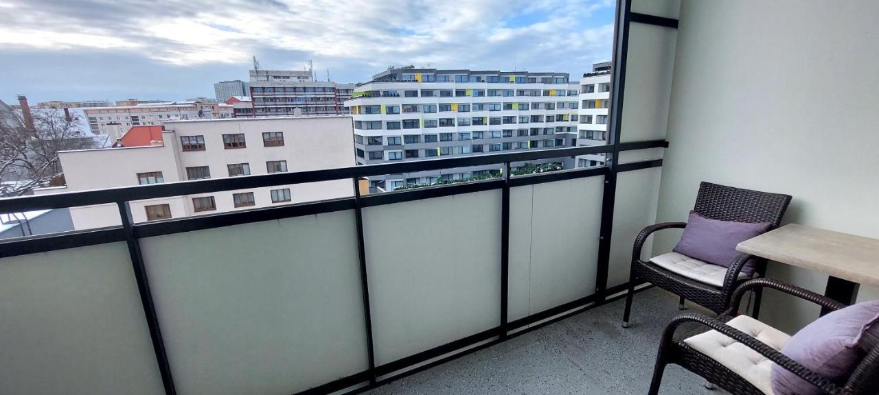 Apartman Soul 200 M Do Centra S Private Parking Free Apartment Kosice Bagian luar foto